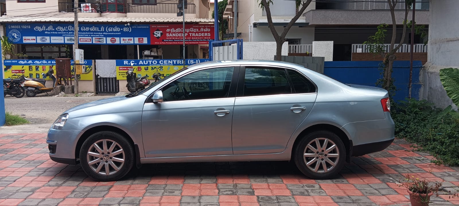 Volkswagen Jetta - Image 4